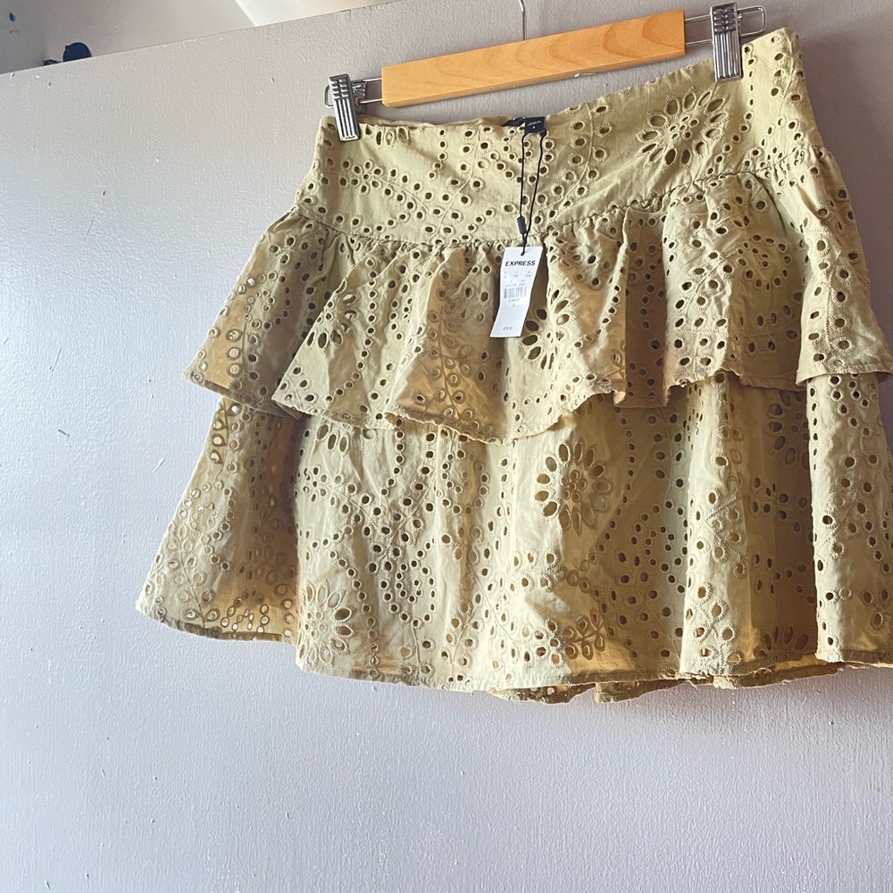 Express skirt green size 6
